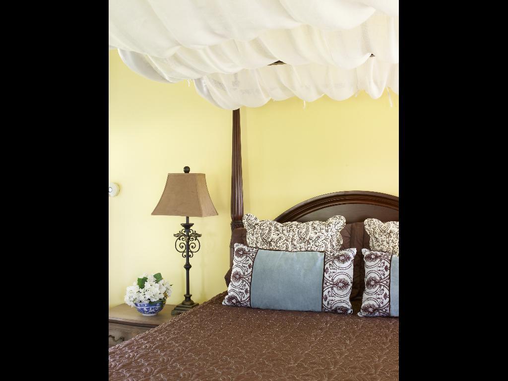Chimney Hill Estate Inn Lambertville Exterior photo